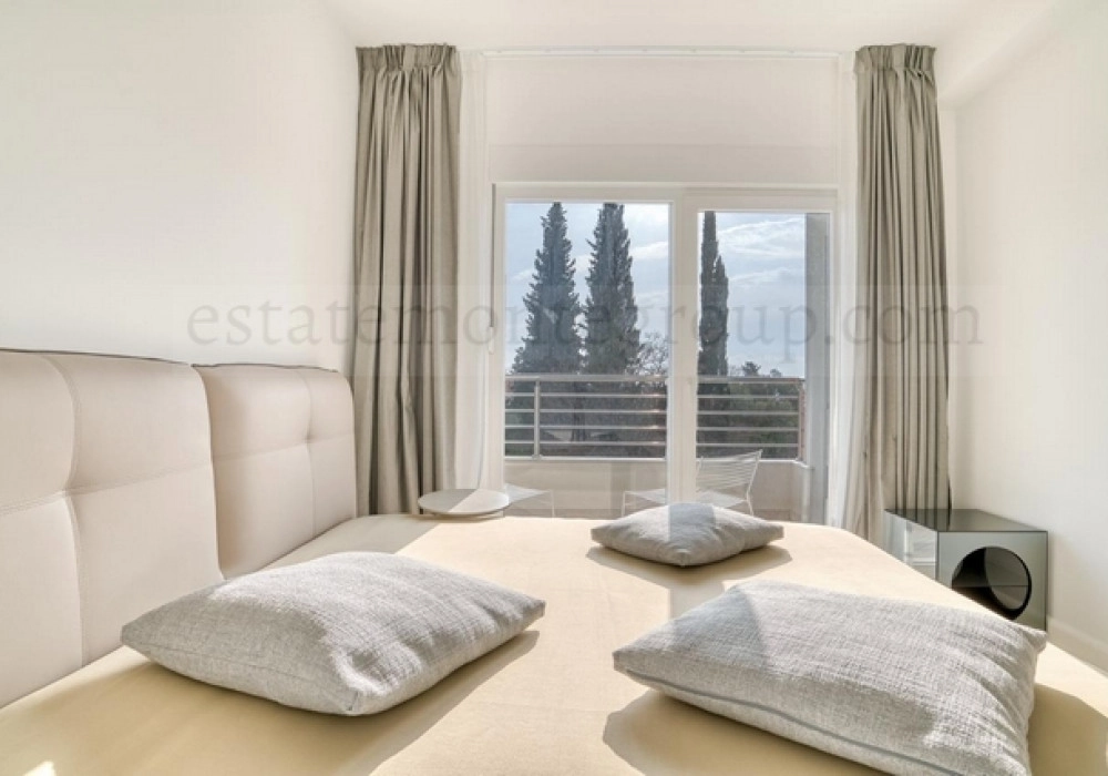 Dvosoban-stan-u-kuci-sa-bazenom-Petrovac-Budva-12 Dvosoban stan 85 m² – Petrovac, Budva — fotografija 13