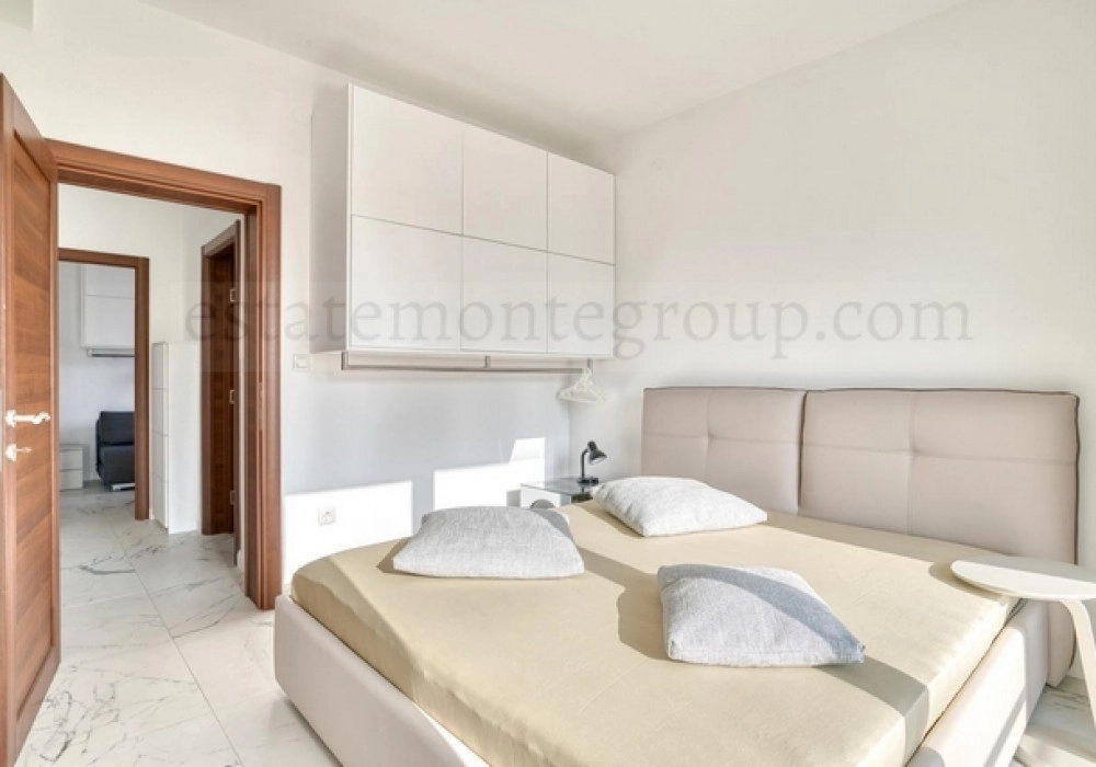 Dvosoban-stan-u-kuci-sa-bazenom-Petrovac-Budva-13 Dvosoban stan 85 m² – Petrovac, Budva — fotografija 14