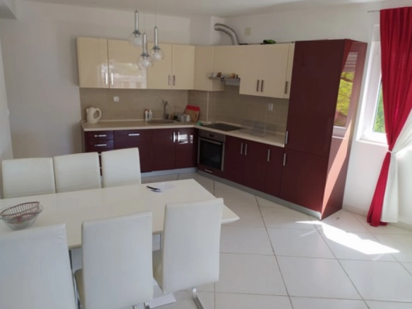 Trosoban stan 101 m² – Rafailovići, Budva — fotografija 12