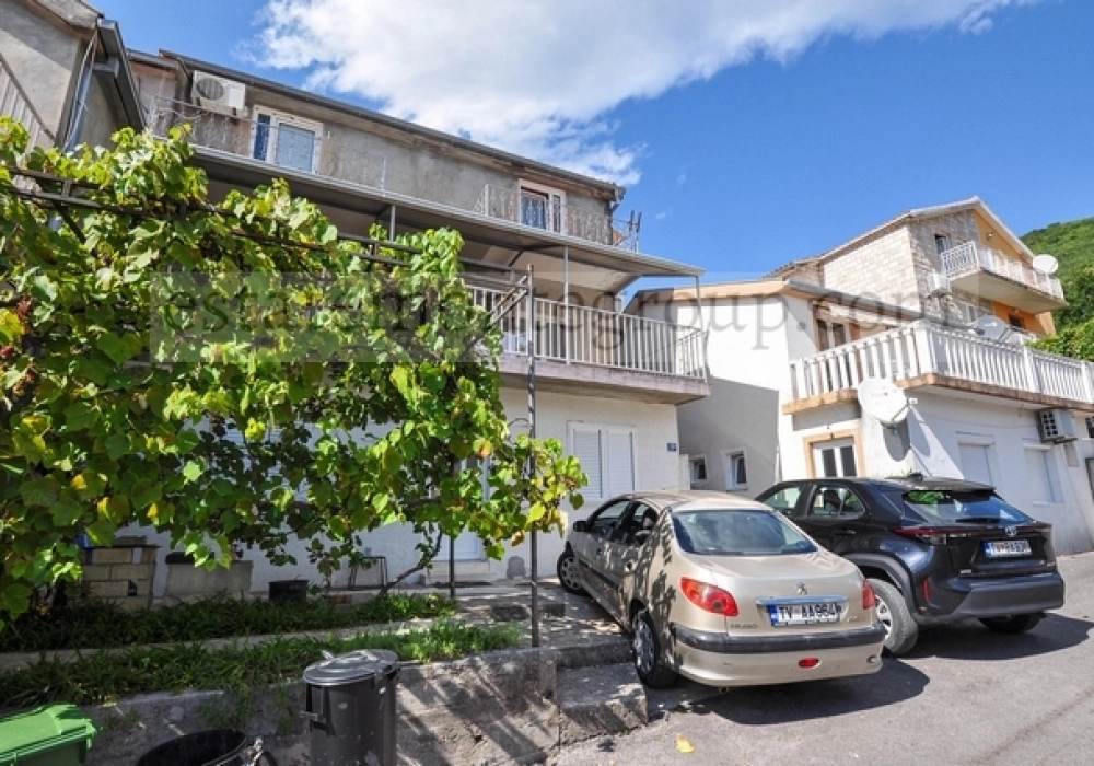 Trosoban-stan-na-dva-nivoa-u-naselju-Gorica-Tivat-5 Trosoban stan 116 m² – Mažina, Tivat — fotografija 6