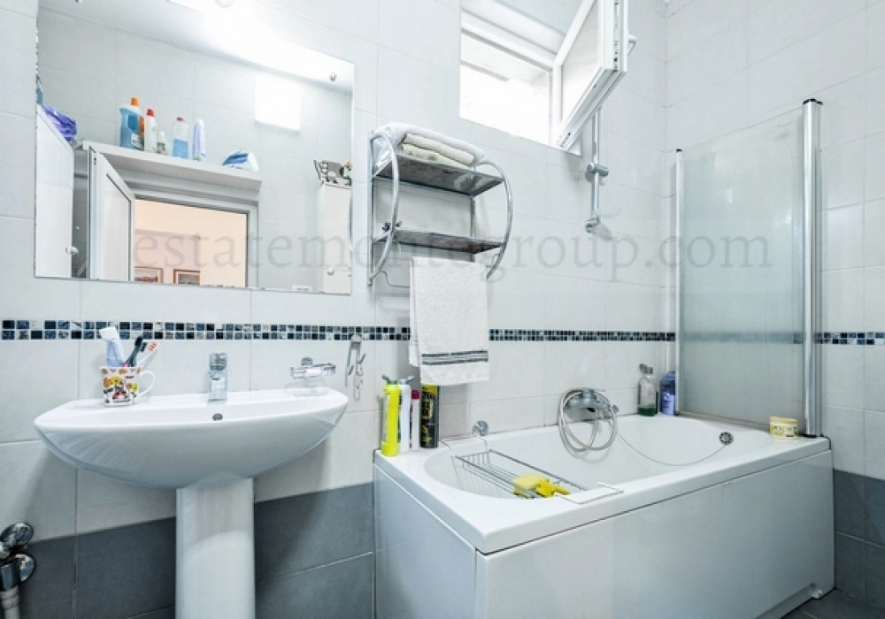 Trosoban-stan-na-dva-nivoa-u-naselju-Gorica-Tivat-8 Trosoban stan 116 m² – Mažina, Tivat — fotografija 9