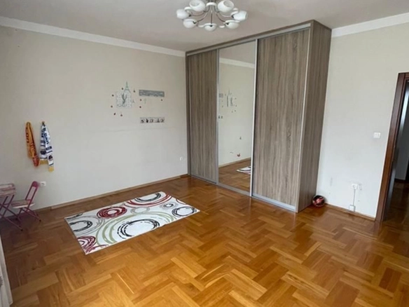 Dvosoban stan u novogradnji u centru Bara
