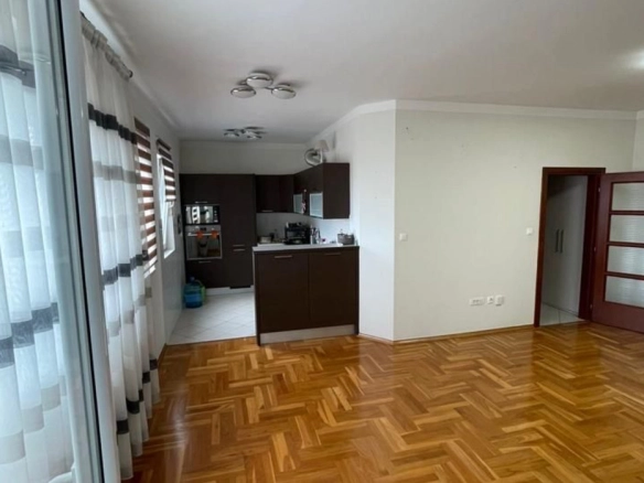 Dvosoban stan 100 m² – Bar — fotografija 13