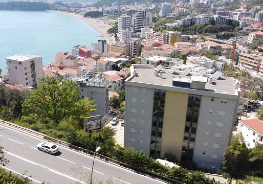 Trosoban-stan-s-pogledom-na-more-Rafailovici-Budva Trosoban stan s pogledom na more