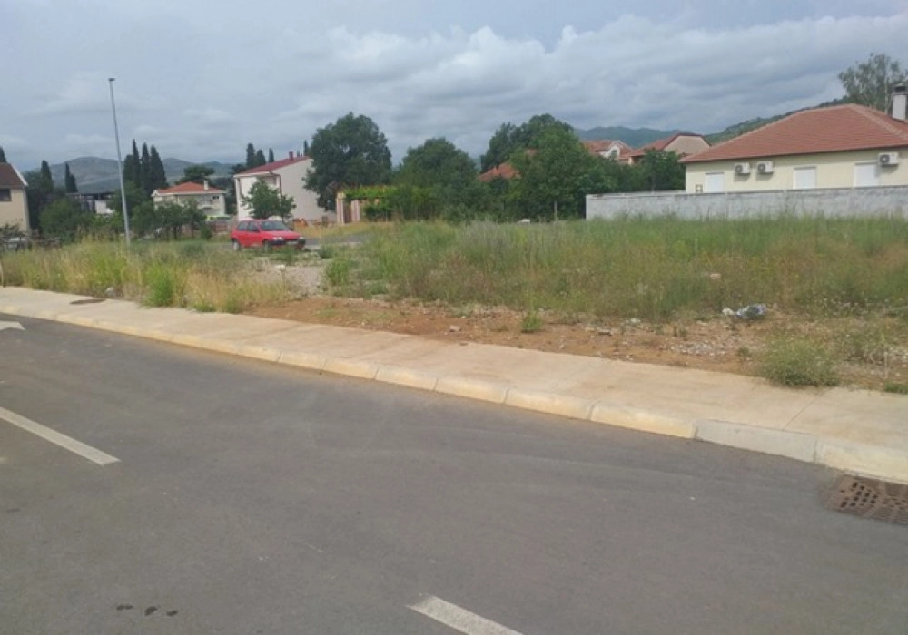 Urbanizovan-plac-u-Staroj-Varosi-Podgorica-10 Plac 932 m² – Stara Varoš, Podgorica — fotografija 11