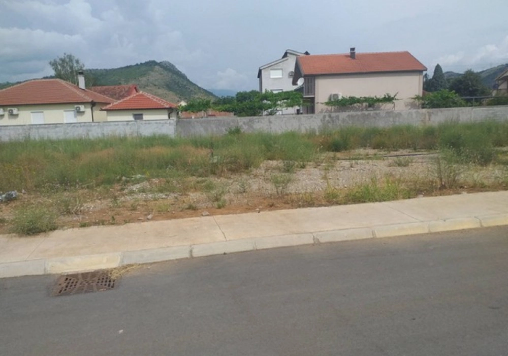 Urbanizovan-plac-u-Staroj-Varosi-Podgorica-11 Plac 932 m² – Stara Varoš, Podgorica — fotografija 12