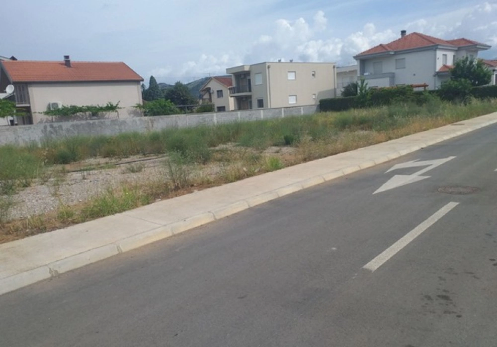 Urbanizovan-plac-u-Staroj-Varosi-Podgorica-12 Plac 932 m² – Stara Varoš, Podgorica — fotografija 13