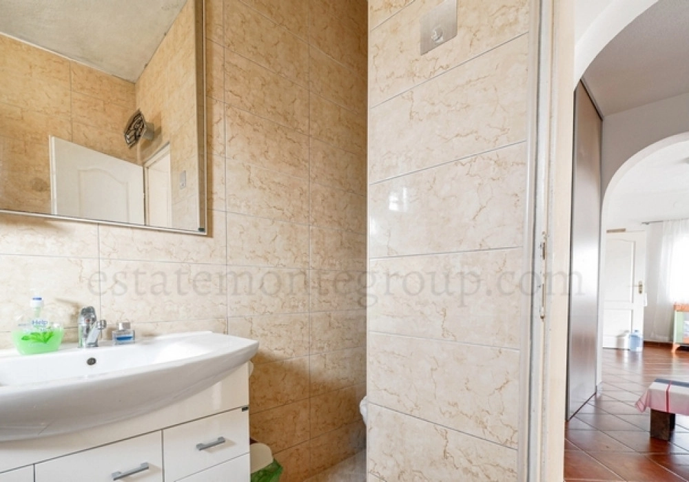 Trosoban-stan-s-terasom-u-Gorici-Tivat-13 Trosoban stan 200 m² – Mažina, Tivat — fotografija 14