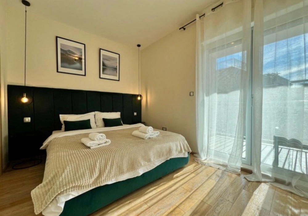 Dvosoban-stan-sa-bazenom-u-Dobroti-Kotor-12 Dvosoban stan 75 m² – Dobrota, Kotor — fotografija 13