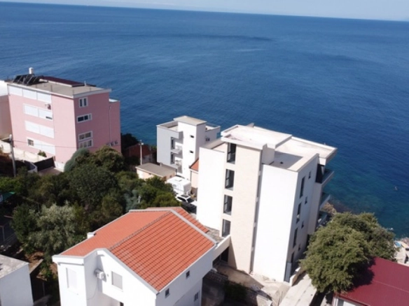 Kuća sa privatnom plažom u Utjehi