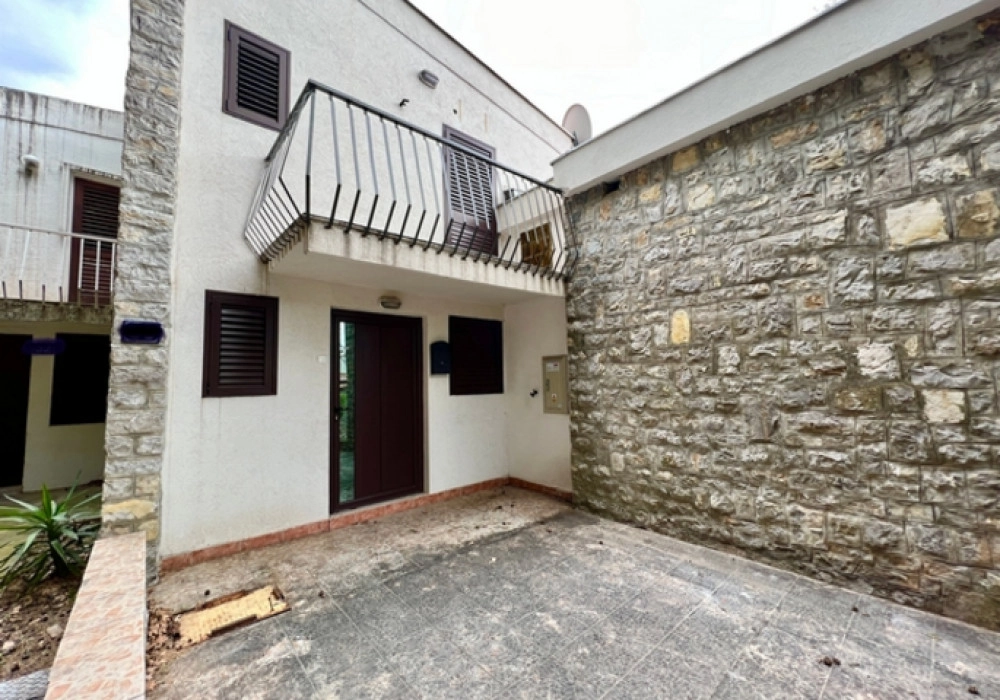 Kuca-sa-terasom-i-pogledom-na-more-u-Petrovcu-Budva-1 Kuća 75 m² – Petrovac, Budva — fotografija 2
