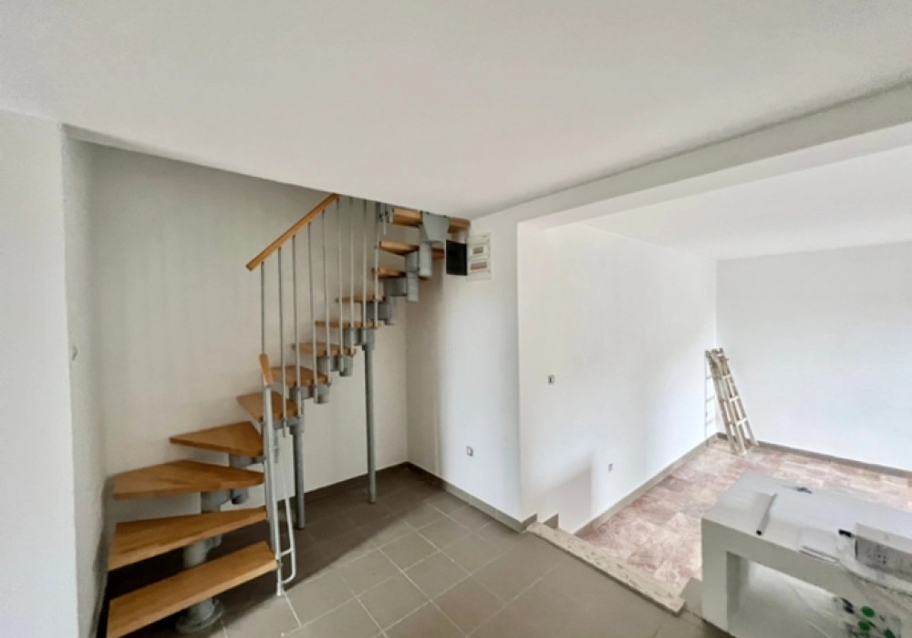 Kuca-sa-terasom-i-pogledom-na-more-u-Petrovcu-Budva-14 Kuća 75 m² – Petrovac, Budva — fotografija 15