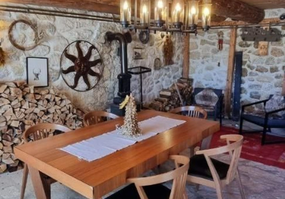 Kuca-sa-pet-spavacih-soba-na-Zabljaku-Durmitor-3 Kuća 210 m² – Žabljak — fotografija 4