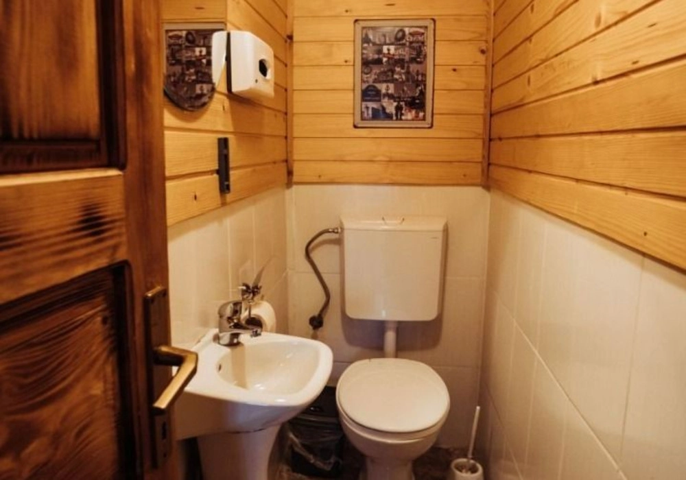 Kuca-sa-pet-spavacih-soba-na-Zabljaku-Durmitor-13 Kuća 210 m² – Žabljak — fotografija 14