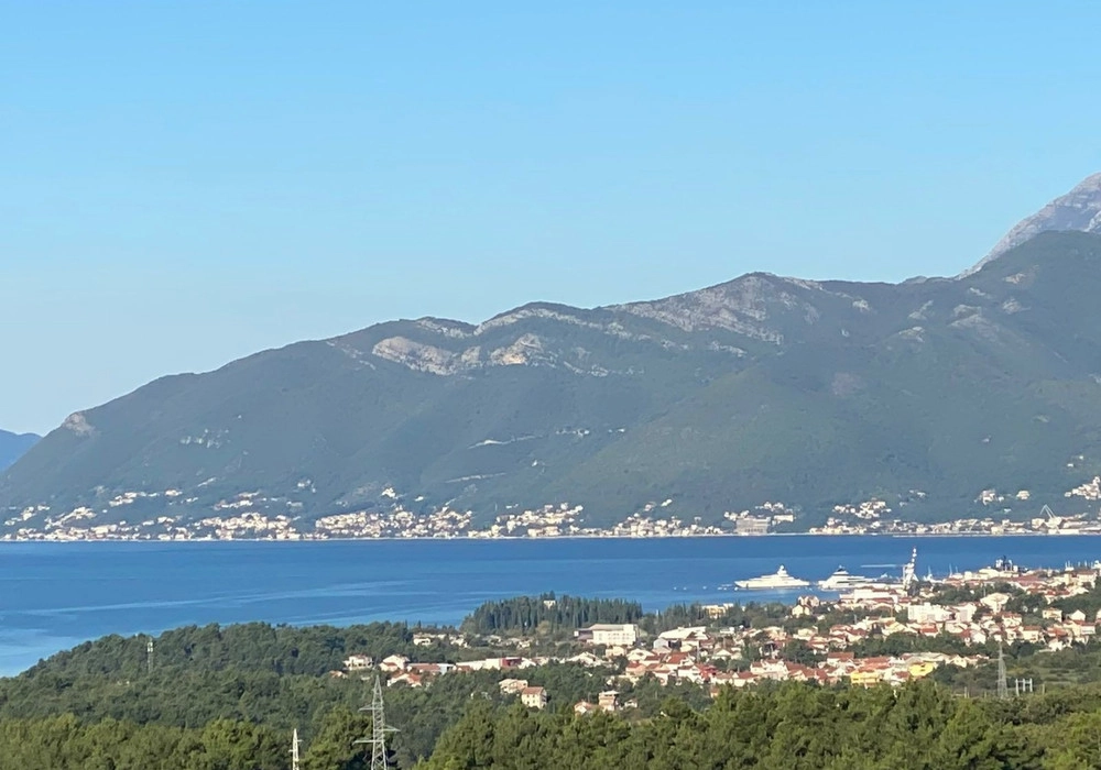 Gradjevinski-plac-sa-pogledom-na-more-Kavac-Kotor-1 Plac 4.200 m² – Kavač, Kotor — fotografija 2