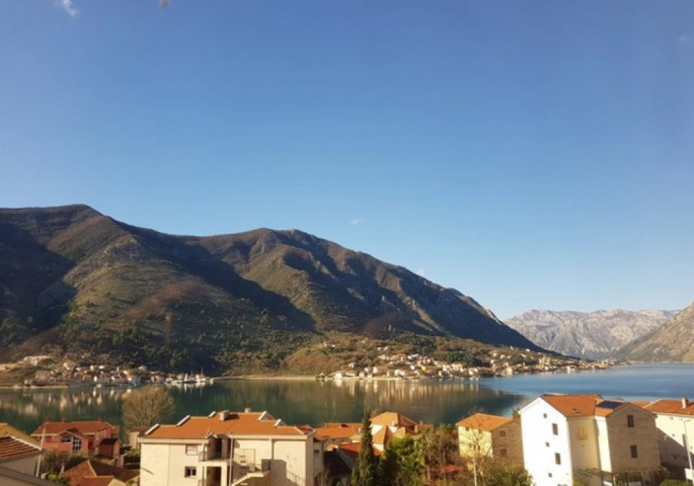 Dvosoban-stan-sa-pogledom-na-more-u-Dobroti-Kotor Dvosoban stan sa pogledom na more u Dobroti