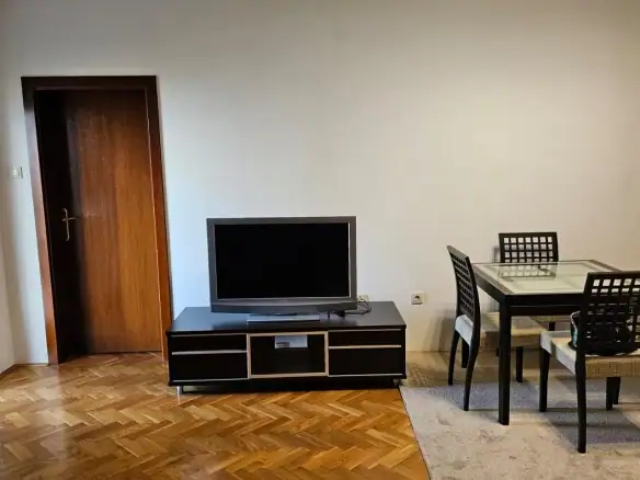 Izdavanje: Jednosoban stan 46 m² – Blok 6, Podgorica — fotografija 5