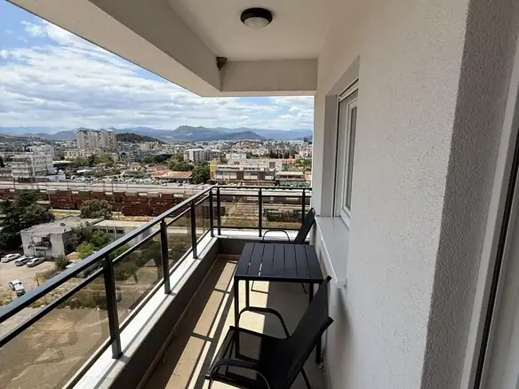 Izdavanje: Dvosoban stan 65 m² – Stari aerodrom, Podgorica — fotografija 3