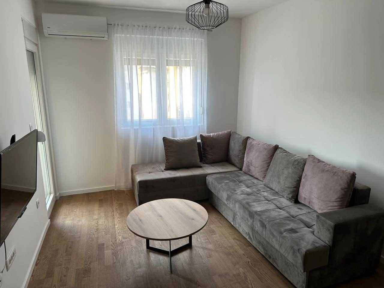 Jednosoban-stan-u-Pobrezju-Podgorica-1 Izdavanje: Jednosoban stan 44 m² – Pobrežje, Podgorica — fotografija 2