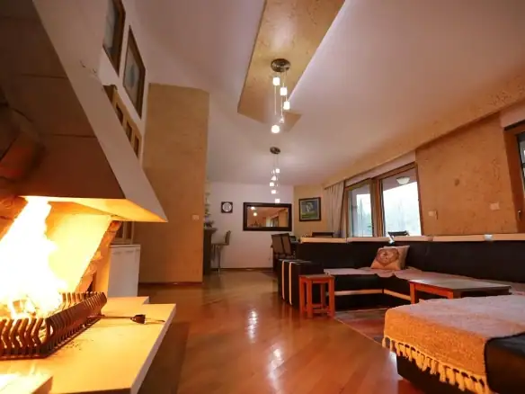 Trosoban stan 136 m² – Centar, Podgorica — fotografija 9