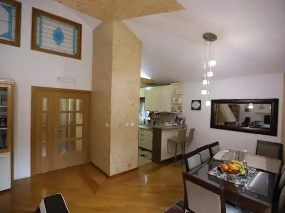 Trosoban stan 136 m² – Centar, Podgorica — fotografija 10