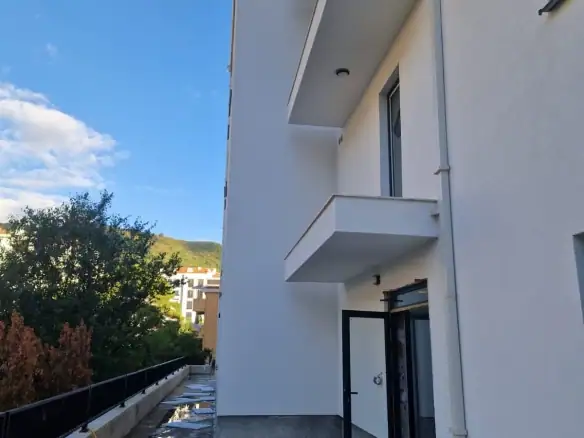 Trosoban stan 85 m² – Podmaine, Budva — fotografija 4