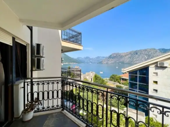 Dvosoban stan 91 m² – Dobrota, Kotor — fotografija 5