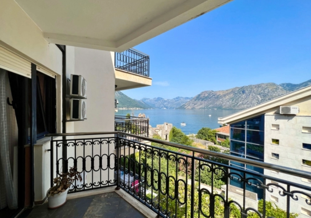 Dvosoban-stan-sa-pogledom-na-more-u-Dobroti-Kotor-4 Dvosoban stan 91 m² – Dobrota, Kotor — fotografija 5
