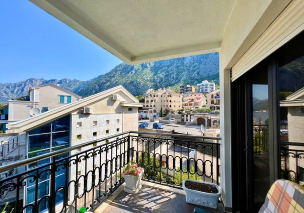 Dvosoban-stan-sa-pogledom-na-more-u-Dobroti-Kotor-7 Dvosoban stan 91 m² – Dobrota, Kotor — fotografija 8
