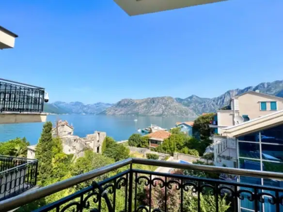 Dvosoban stan 91 m² – Dobrota, Kotor — fotografija 9