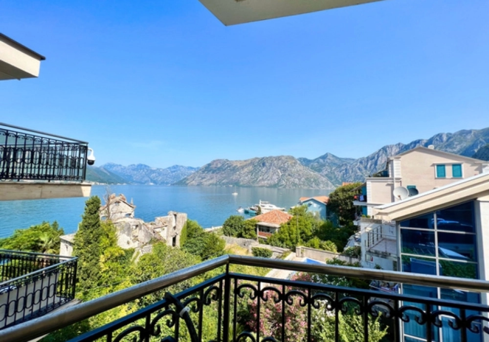 Dvosoban-stan-sa-pogledom-na-more-u-Dobroti-Kotor-8 Dvosoban stan 91 m² – Dobrota, Kotor — fotografija 9