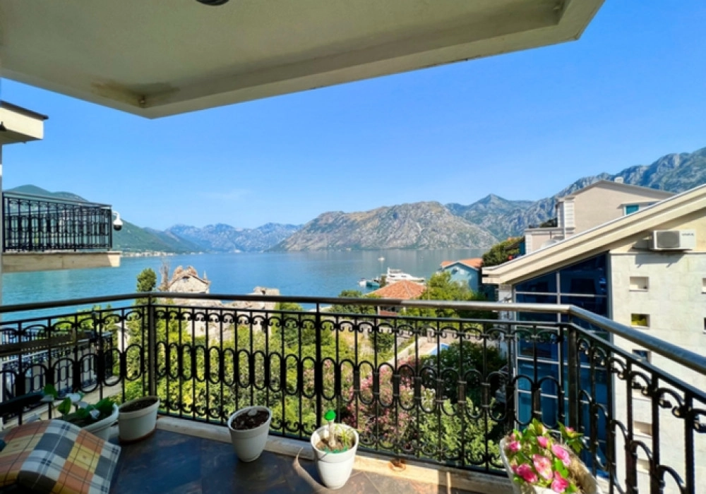 Dvosoban-stan-sa-pogledom-na-more-u-Dobroti-Kotor-11 Dvosoban stan 91 m² – Dobrota, Kotor — fotografija 12