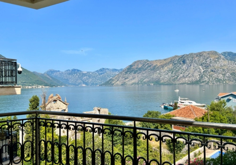 Dvosoban-stan-sa-pogledom-na-more-u-Dobroti-Kotor-12 Dvosoban stan 91 m² – Dobrota, Kotor — fotografija 13