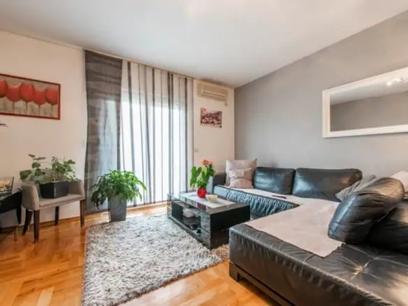 Dvosoban stan 106 m² – Tivat — fotografija 2