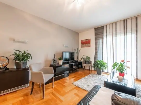 Dvosoban stan 106 m² – Tivat — fotografija 3