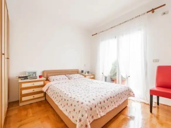 Dvosoban stan 106 m² – Tivat — fotografija 10