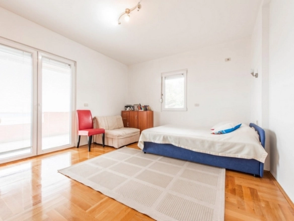 Dvosoban stan 106 m² – Tivat — fotografija 11