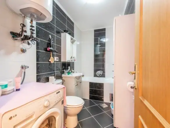 Dvosoban stan 106 m² – Tivat — fotografija 12