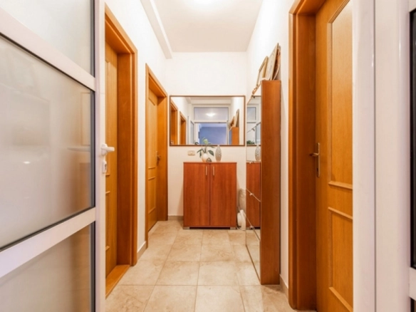 Dvosoban stan 106 m² – Tivat — fotografija 13