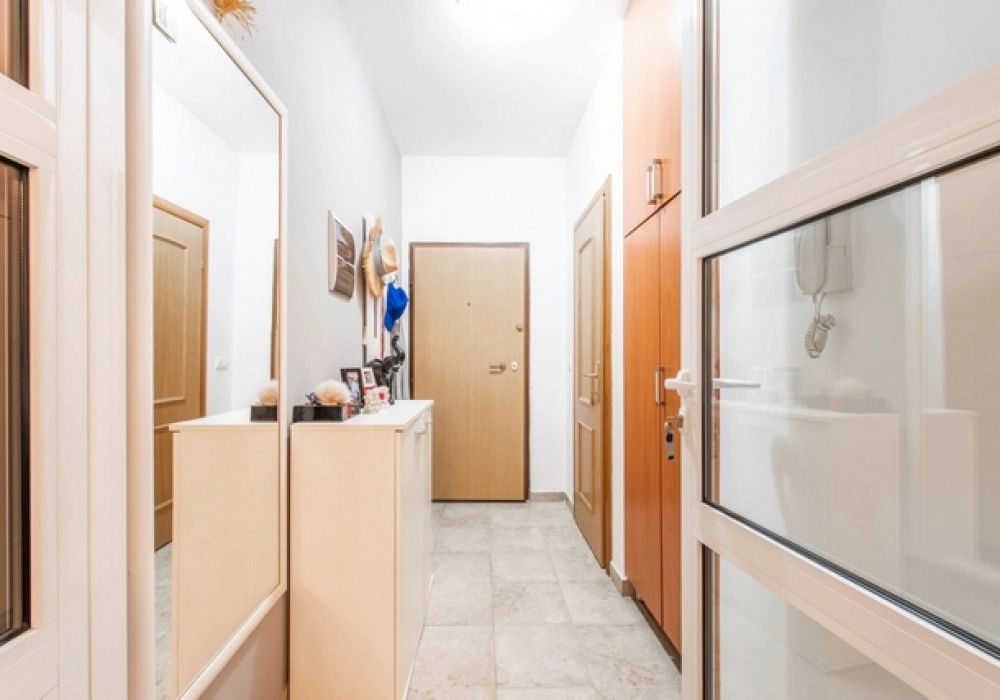 Dvosoban-stan-s-terasom-i-pogledom-na-more-Tivat-13 Dvosoban stan 106 m² – Tivat — fotografija 14