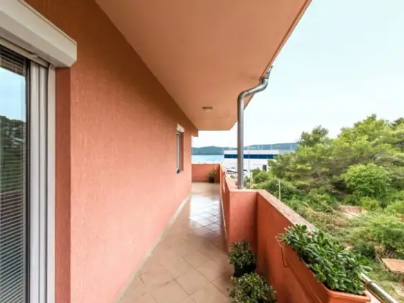 Dvosoban stan 106 m² – Tivat — fotografija 15