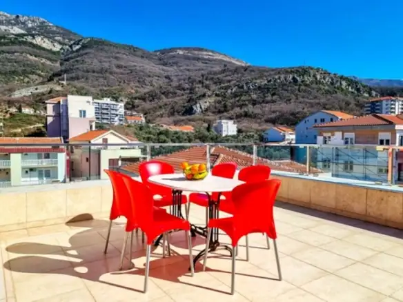 Trosoban stan 106 m² – Bečići, Budva — fotografija 13