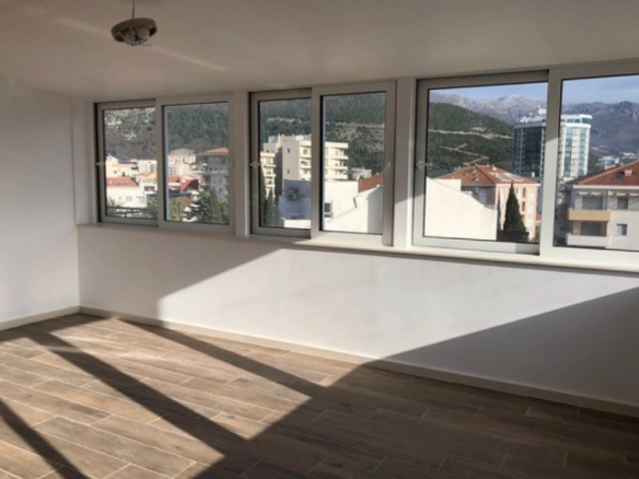 Dvosoban stan 87 m² – Centar, Budva — fotografija 5