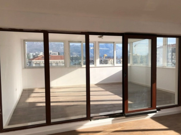 Dvosoban stan 87 m² – Centar, Budva — fotografija 8