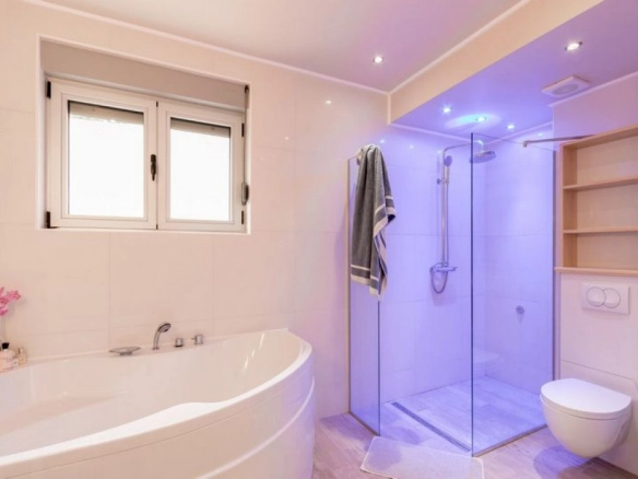 Trosoban stan 92 m² – Kavač, Kotor — fotografija 13