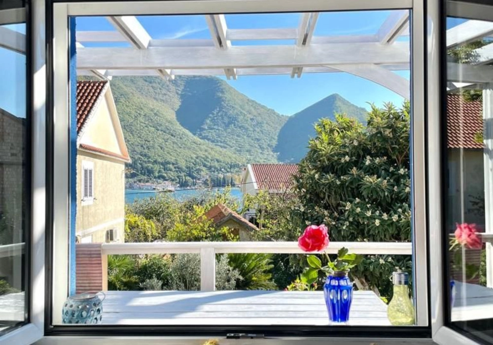 Kuca-sa-terasom-u-Kamenarima-Herceg-Novi Kuća sa terasom u Kamenarima