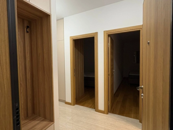 Namješten dvosoban stan u naselju New City, Podgorica — fotografija 3