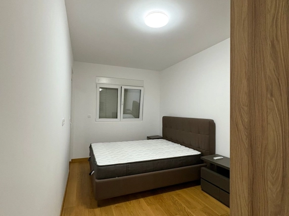 Namješten dvosoban stan u naselju New City, Podgorica — fotografija 5