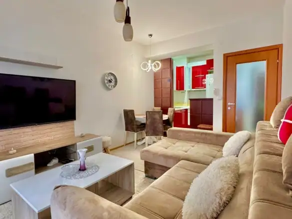 Izdavanje: Dvosoban stan 60 m² – Krivi most, Podgorica — fotografija 2