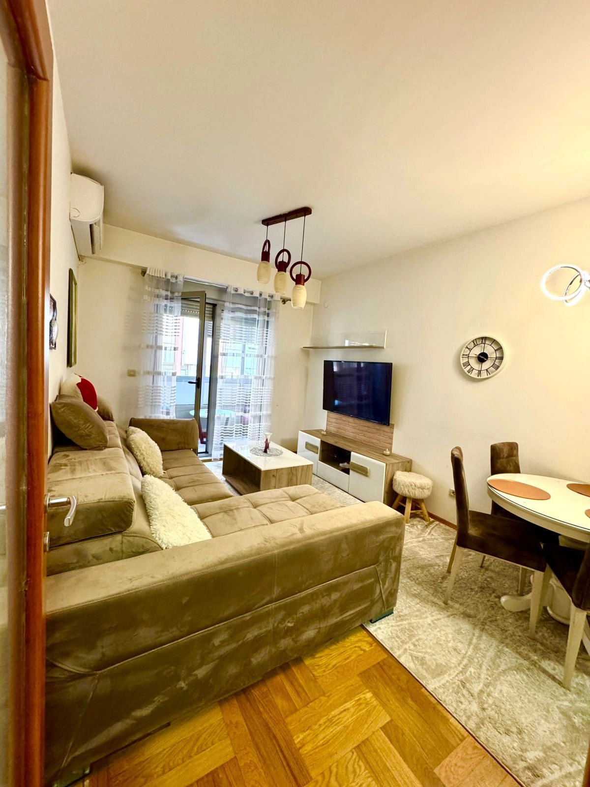 Dvosoban-stan-na-Krivom-mostu-Podgorica-5 Izdavanje: Dvosoban stan 60 m² – Krivi most, Podgorica — fotografija 6